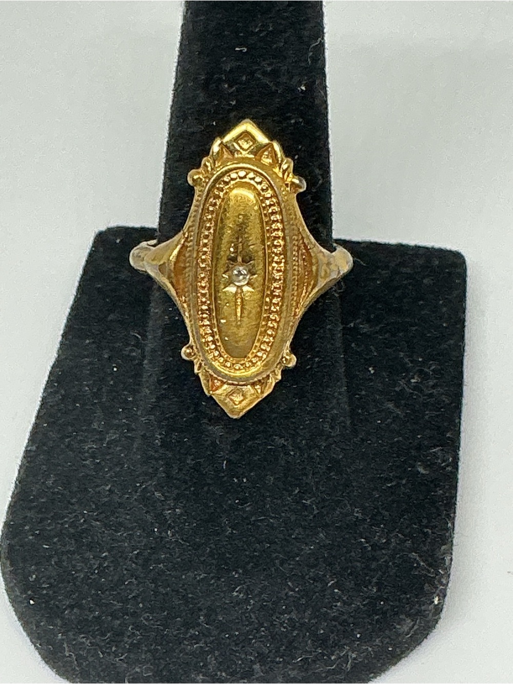 Avon Kensington Ring Victorian  Revival